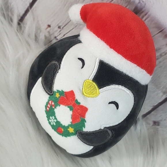 Squishmallows CANADA CHRISTMAS EXCLUSIVE Luna the Penguin Santa Plush Stuffed 5" - Picture 2 of 9